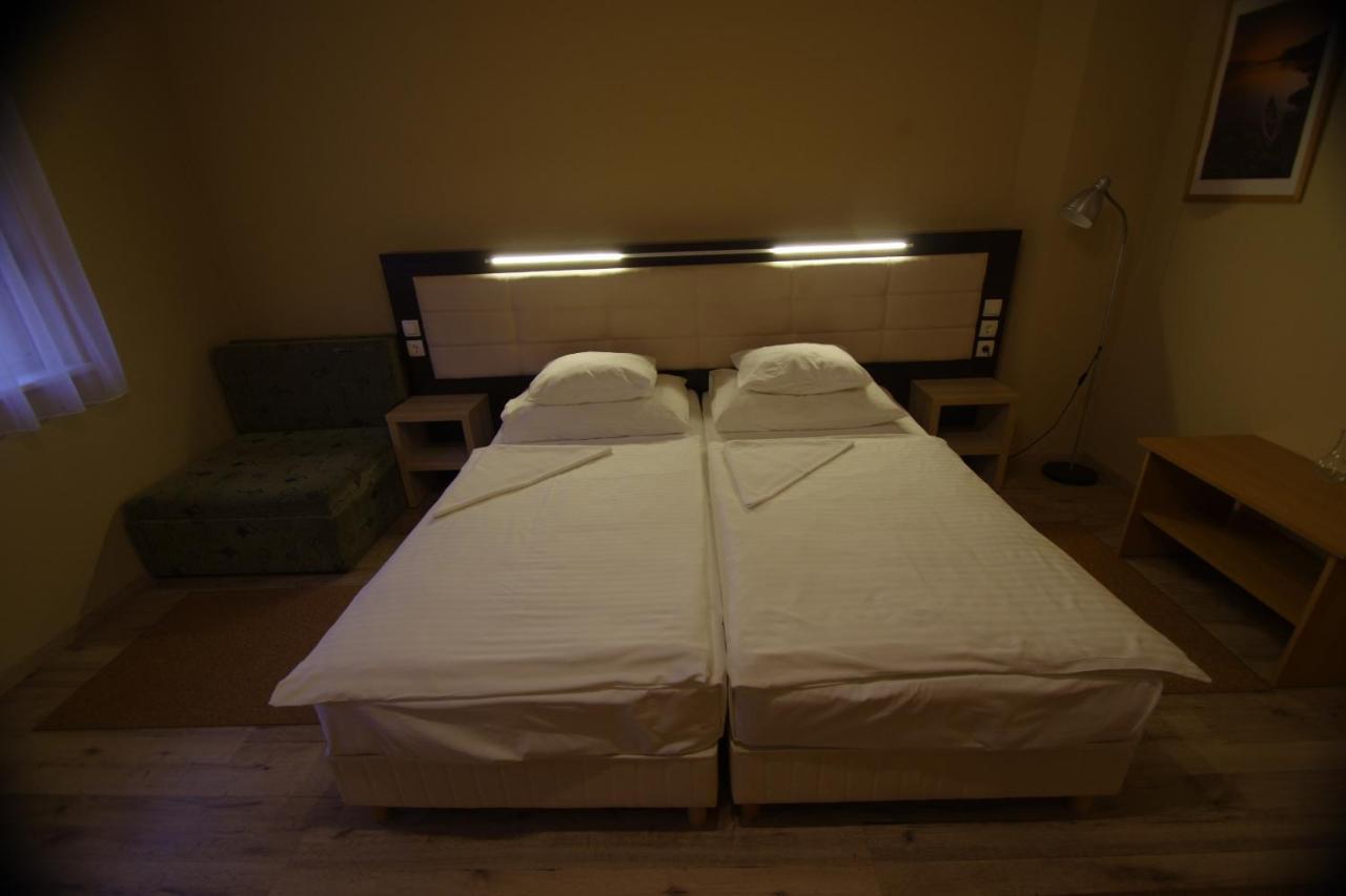 Hotel Vadaszkuert Superior Székesfehérvár Εξωτερικό φωτογραφία