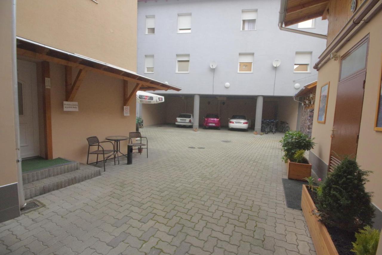 Hotel Vadaszkuert Superior Székesfehérvár Εξωτερικό φωτογραφία