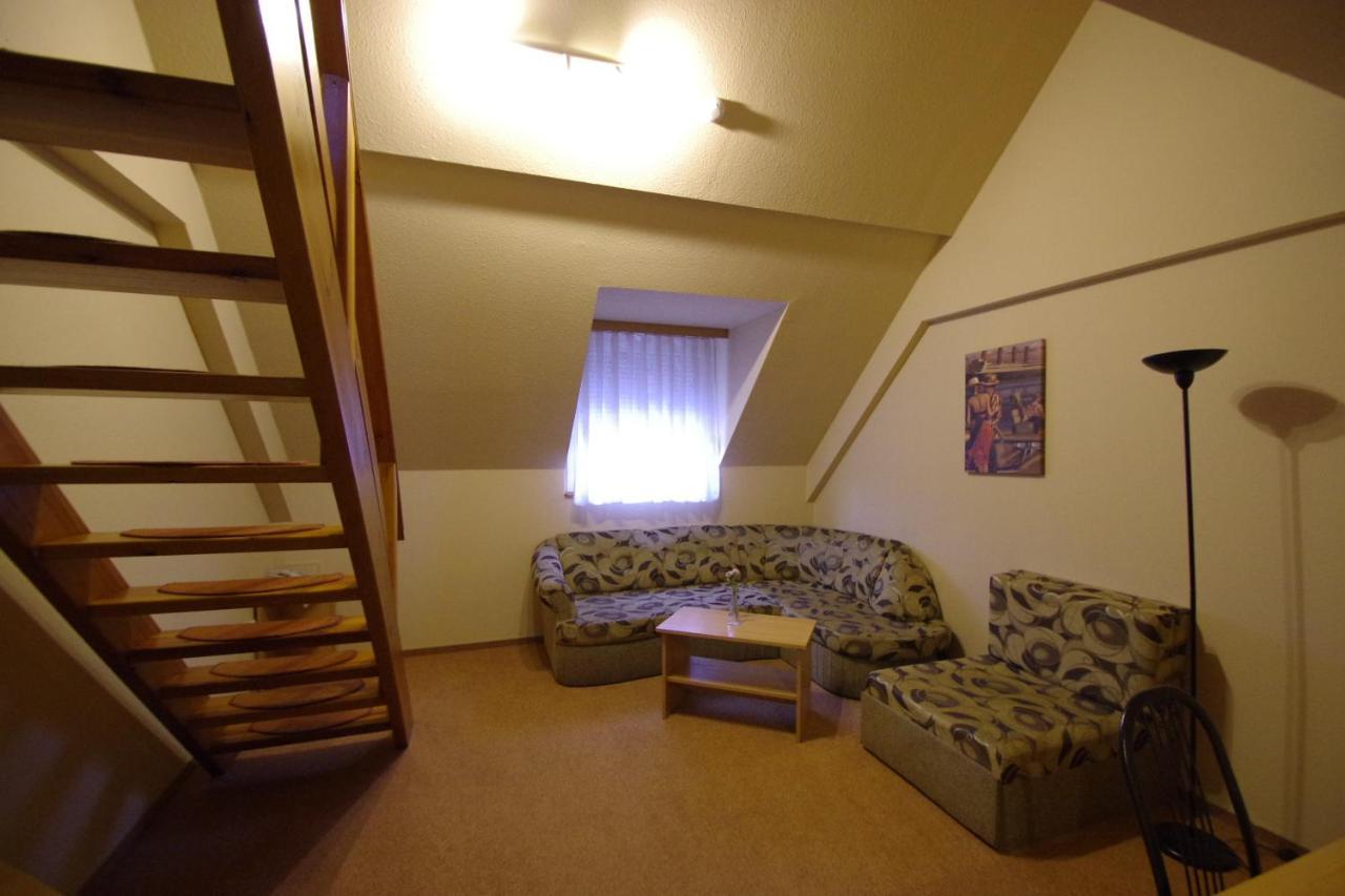 Hotel Vadaszkuert Superior Székesfehérvár Εξωτερικό φωτογραφία