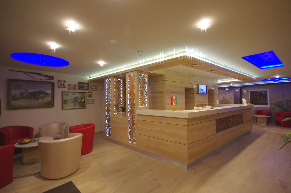 Hotel Vadaszkuert Superior Székesfehérvár Εξωτερικό φωτογραφία